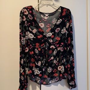 Aeropostale S v neck blouse flowers